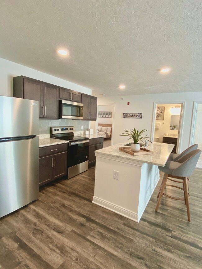 3BR/2BA - 1160 SF