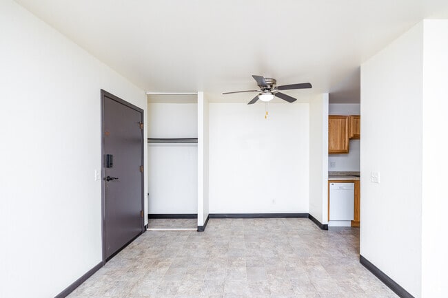 1BR, 1BA - 700SF - Dining Room