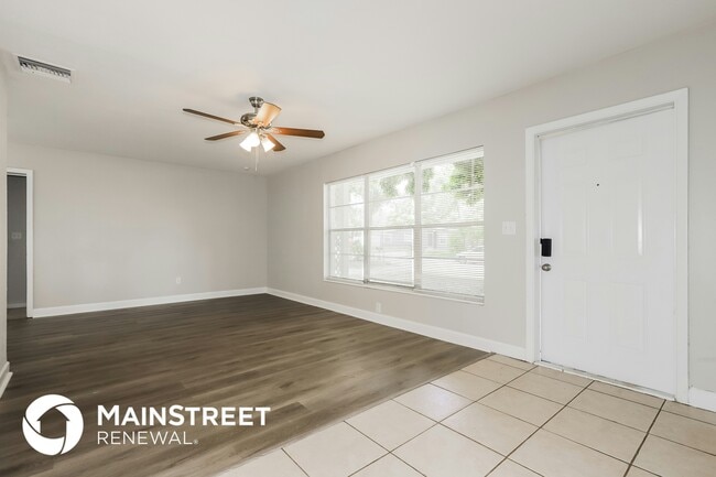 Photo - 510 Hedge Row Rd