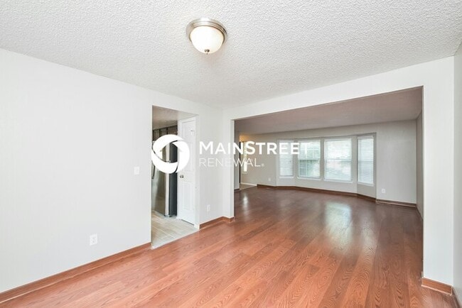 Photo - 4 Bedroom Pet-Friendly Home in Aurora, CO with Main Street Renewal