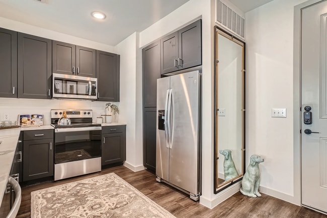 Studio Special: 2 Weeks Free + 50% Off Ren... - Studio Special: 2 Weeks Free + 50% Off Ren... Condo Unit RSOTR