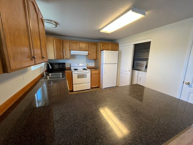 Photo - Spacious Single Level 1-bdr, 1-bath in Sisters! ***OWNER PAYS UTILITIES***