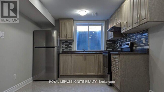 Photo - 5952 Chalfont Crescent