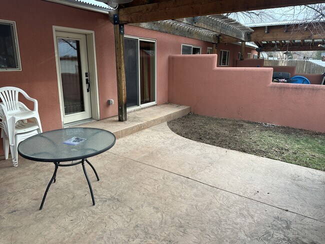 Photo - 208 E 200 S House