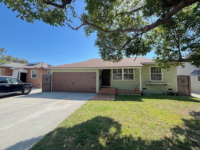 Building Photo - 2 Bedroom home located in Long Beach now available!