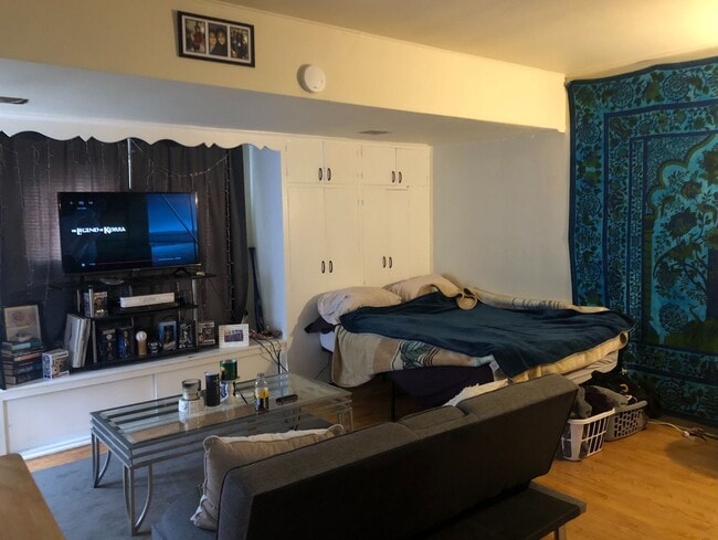 Photo - 1643 N Franklin Pl Unit Upper Front