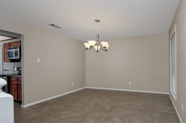 Photo - 6 Berryfrost Ln