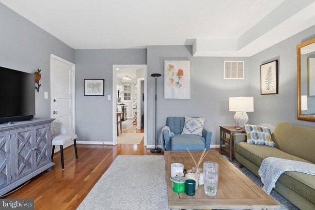 Photo - 7 Russell Rd Unidad D