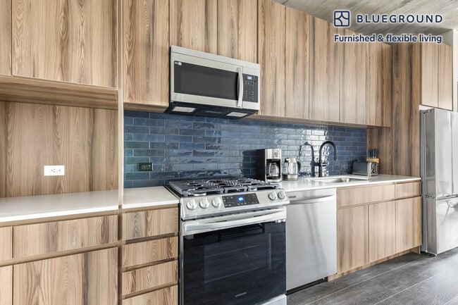 Photo - 150 N Ashland Ave Unit FL6-ID1063