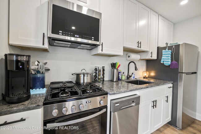 Photo - 110 11th Ave