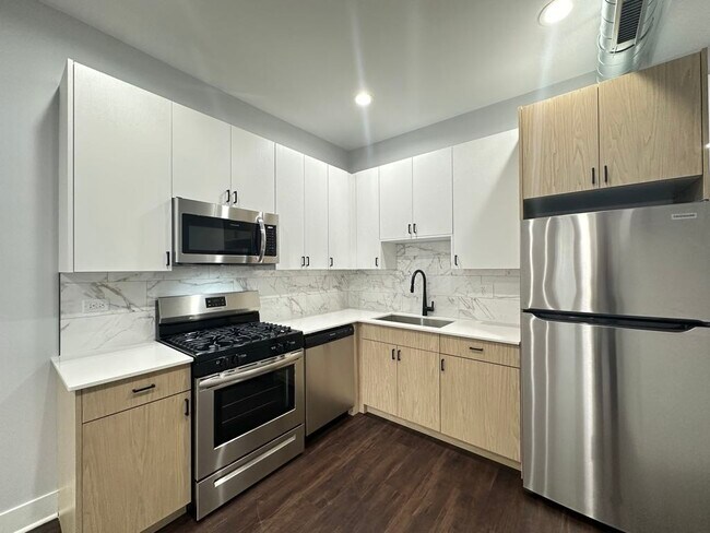 Photo - 2149 W Wilson Ave Unit J03P