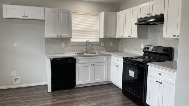 Photo - 312 De Haven St