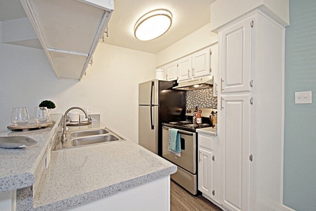 Building Photo - Pebble Creek Rental
