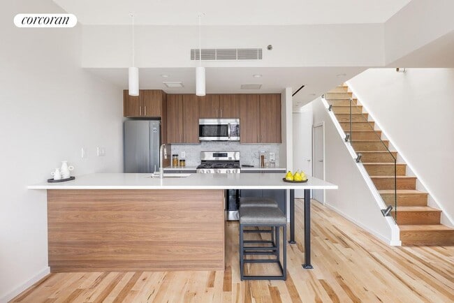 Building Photo - 1064 Hancock St