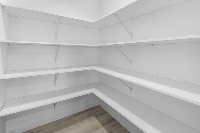 Photo - 1441 Cherniak Way SW