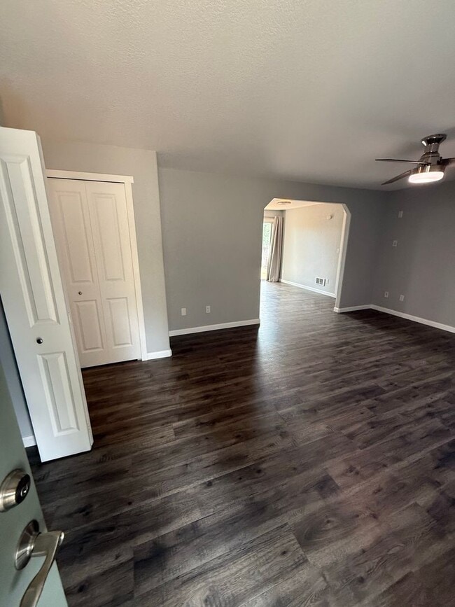 Photo - 1871 Lake Dr