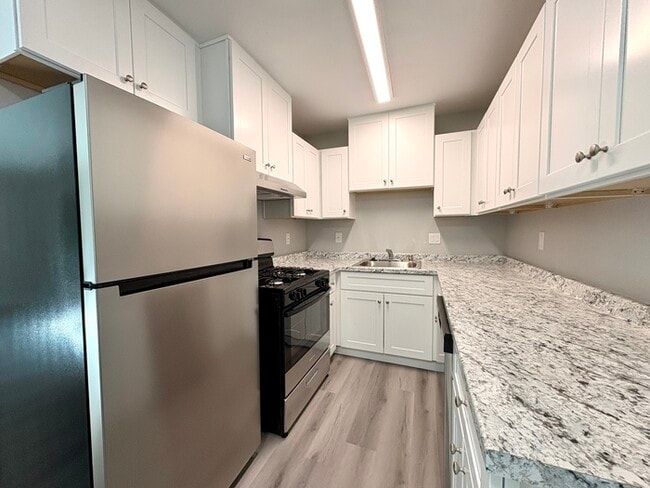 Building Photo - Beautifully updated Auburn apartment!