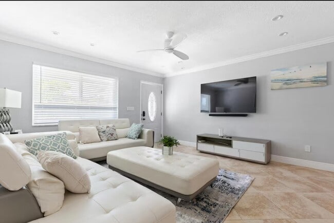 Photo - 337 Balsam St