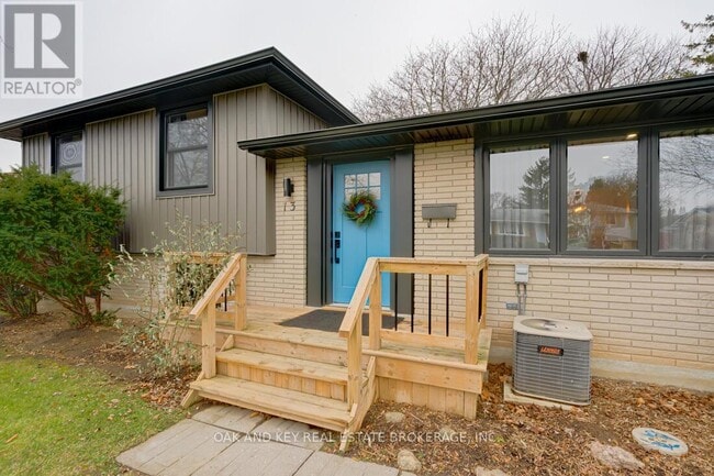 Photo - 13 Dunwich Dr