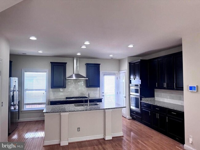 Photo - 3083 Waterloo Ln