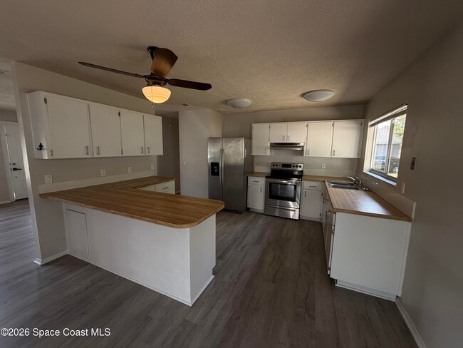 Photo - 1256 Dawn St NE