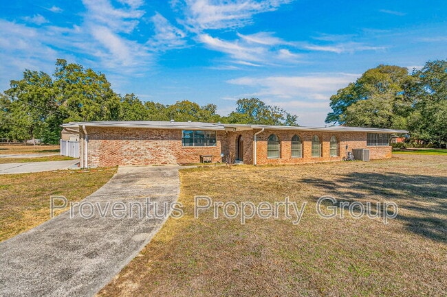 Photo - 8 Manor Dr