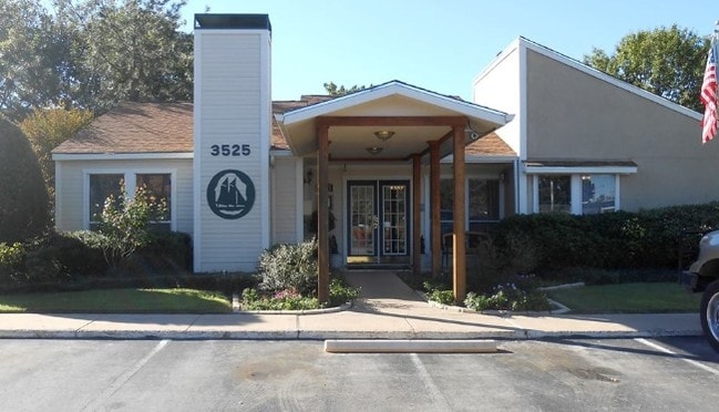 Office - Newport Village Rental