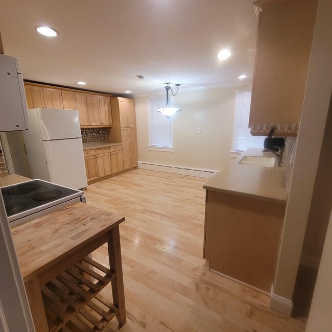 Photo - 74 New St