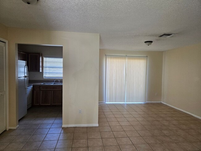 Photo - 3 bed 2 bath tri plex near UCF