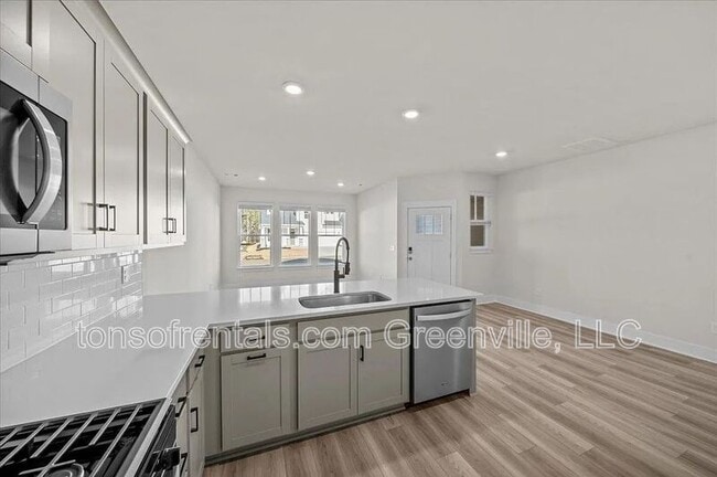 Photo - 448 Ml Pk Wy