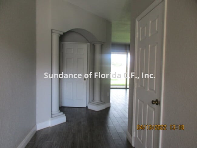 Photo - Gated Community close to 'The Loop'