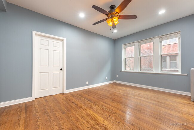 Photo - 1329 W Addison St Unit 1A