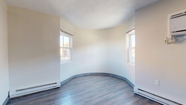 Photo - 298 Meridian St Unidad 298 - 5