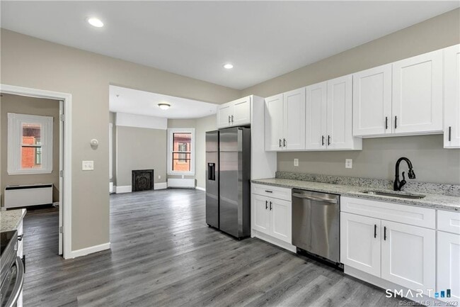 Photo - 60 Russ St Unit 2A