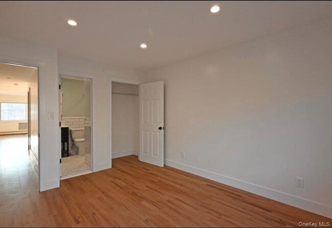 Photo - 19-43 76th St