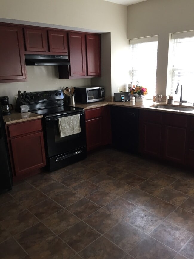3405 Fairmount Blvd