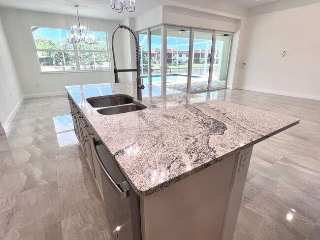 Photo - 55 Rotonda Cir