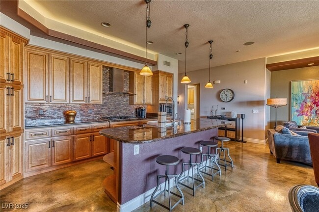 Building Photo - 9216 Tesoras Dr Unit 202