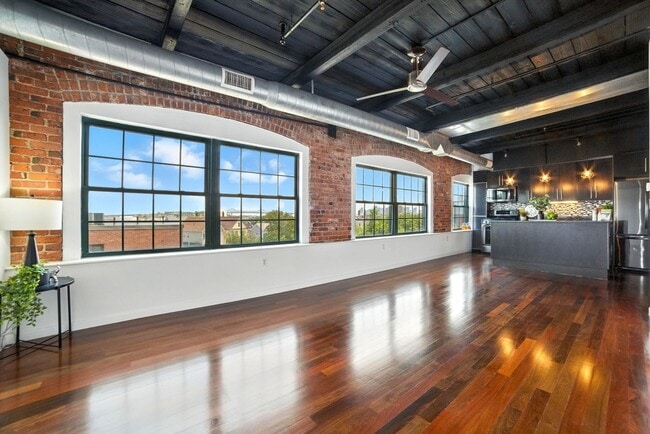Building Photo - 210 Broadway Unit PENTHOUSE 406