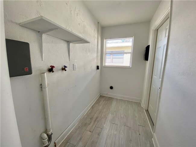 Photo - 769 Greenway Pl
