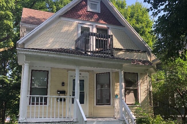 Photo - 1224 Vilas Ave Unidad 2