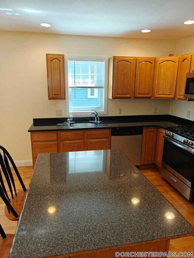 Photo - 17 Tremlett St Unit 1