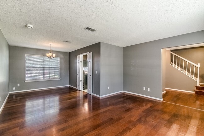 Photo - 6015 Henniker Dr