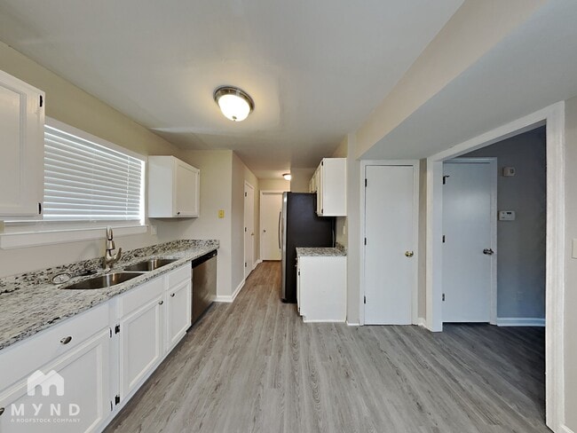 Photo - 5561 Northcut Dr