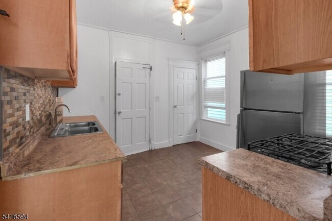 Photo - 19 N 7th St Unit 2