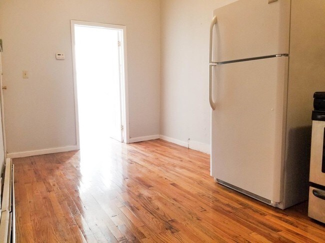 Photo - 1299 Gates Ave Unit 3L