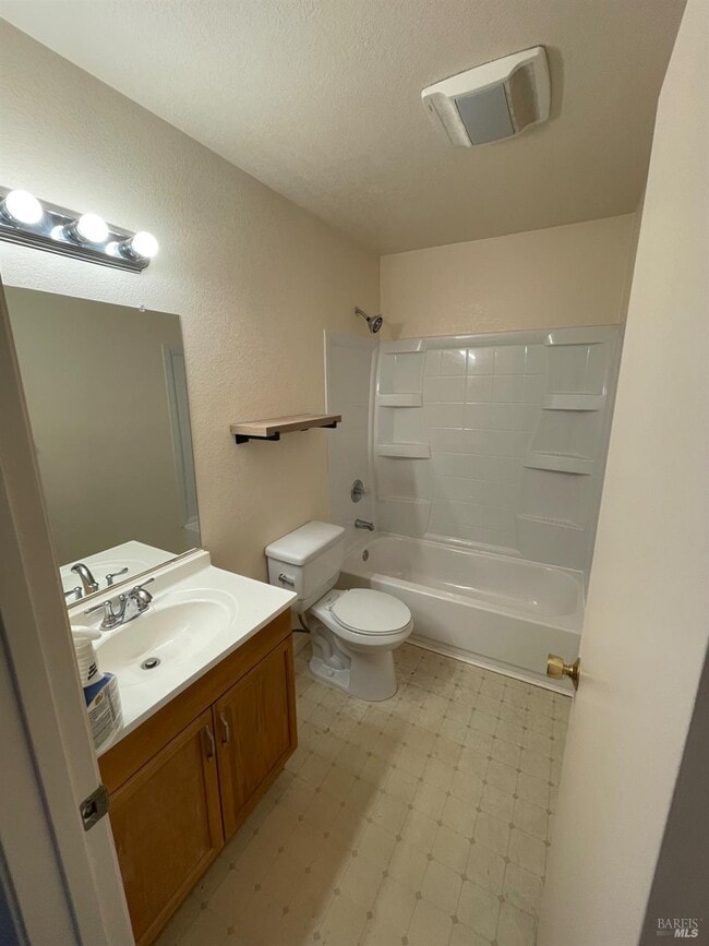 Photo - 226 E J St Unidad 4