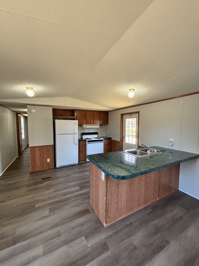 Photo - 128 Cassidy Ln