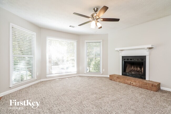 Photo - 668 Slew Ave