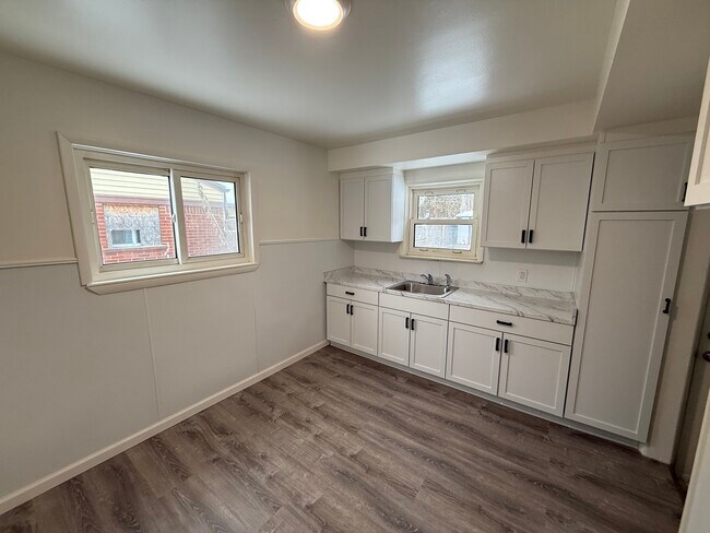 Photo - 310 W Princeton Ave